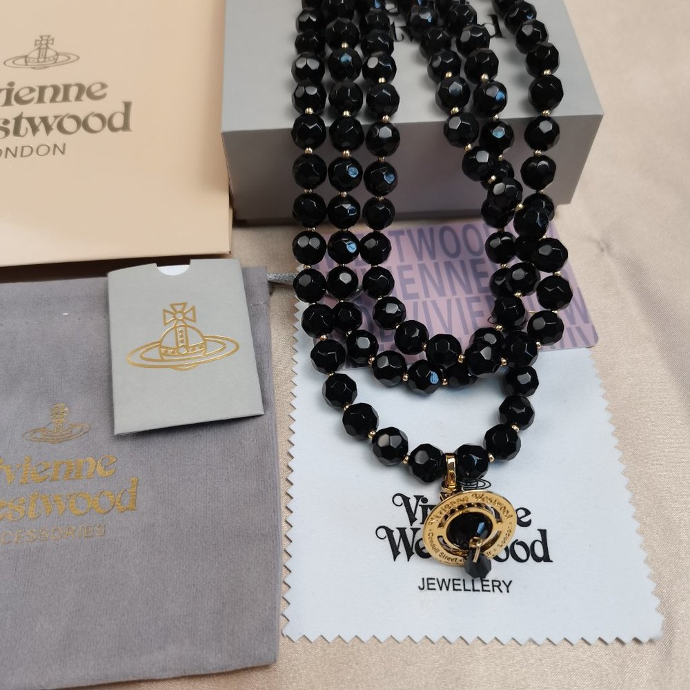 💎Vivienne Westwood Three Row Pearl Bas Relief Choker in gold (Brand New)